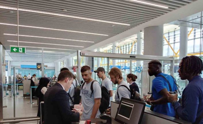 Adana Demirspor, Belçika’ya gitti