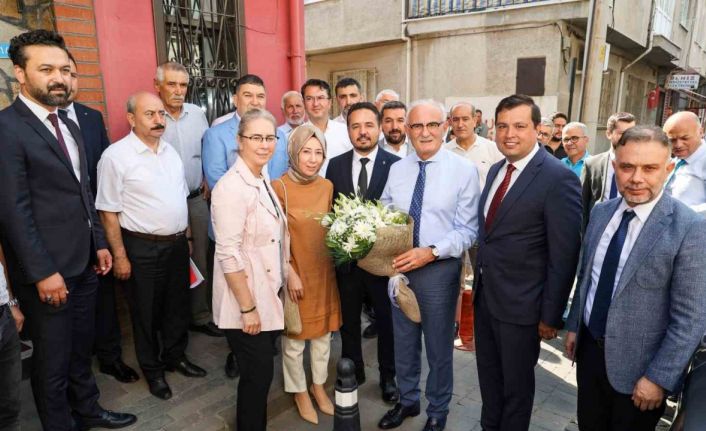 AK Partili Yılmaz: "Biz işimize bakıyoruz, onlar birbirleriyle uğraşa dursunlar"