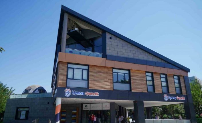 Ali Emiri Bilgievi Cezeri Bilim Merkezi’nde çocuklar eğlenerek öğreniyor