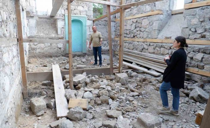 Alvarlı Efe’nin 21 yıl hizmet verdiği cami restore ediliyor