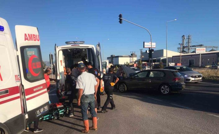 Amasya’da üç araç kavşakta çarpıştı: 1’i ağır 6 yaralı
