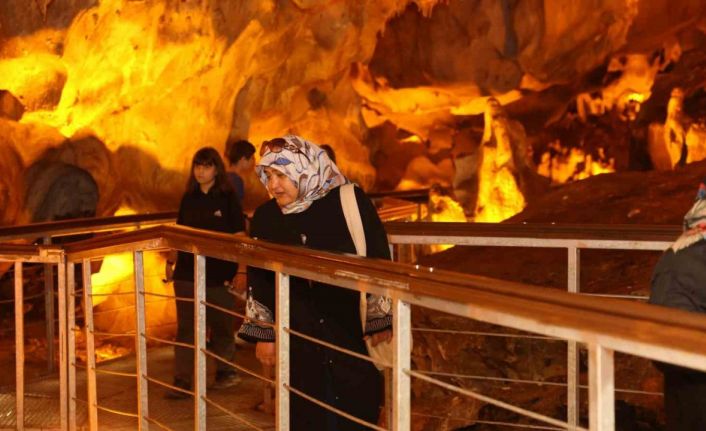 Ankara’da turistlerin yeni göz bebeği: Tulumtaş Mağarası