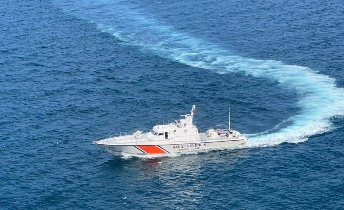 Artvin’de denizde kaybolan balıkçıyı arama çalışmaları sürüyor