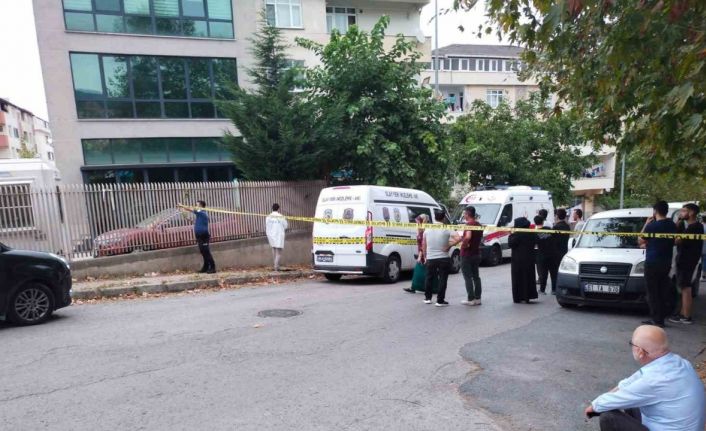 Ataşehir’de cam blokların altında kalan iş yeri sahibi feci şekilde can verdi