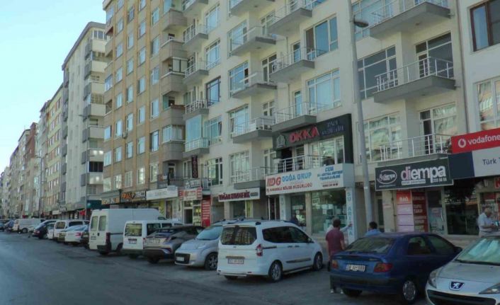 Aynı taşıyıcı sistemdeki binalarda hasar durumu yüksek olana göre işlem yapılacak