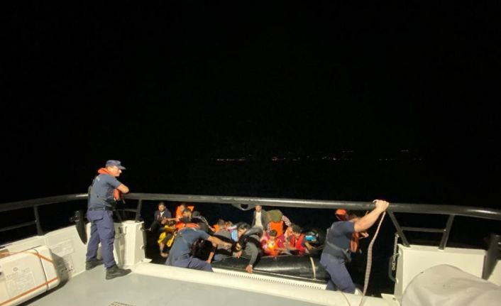 Ayvacık açıklarında Yunan unsurlarınca ölüme terk edilen 36 kaçak göçmen kurtarıldı