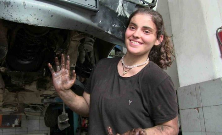 Babasının oto tamirhanesine oyun oynamak için gitti, motor ustası oldu