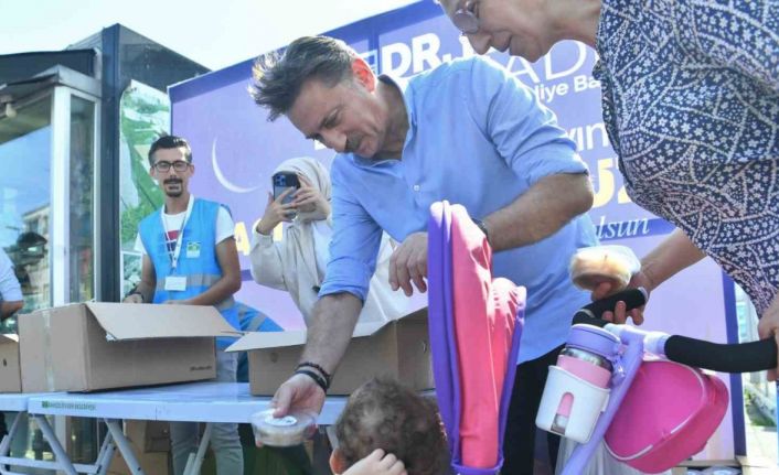 Bahçelievler’de vatandaşlara aşure ikram edildi