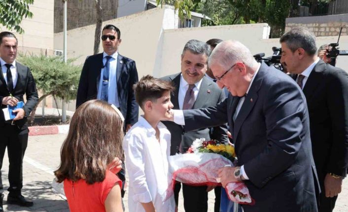 Bakan Güler, Şırnak’taki ziyaretlerine devam ediyor