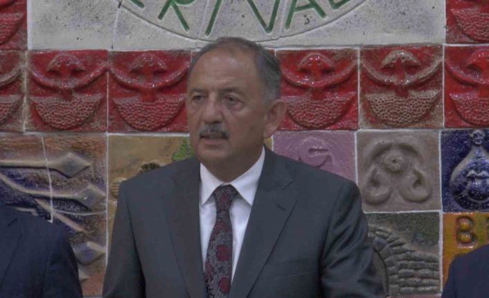 Bakan Özhaseki: “Depremden etkilenen vatandaşlarımızı güvenli konutlarına oturtmak için gece gündüz çalışıyoruz”