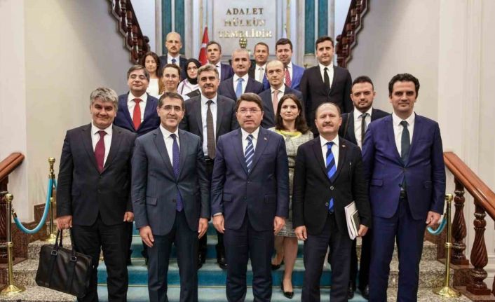 Bakan Tunç, Cumhurbaşkanlığı Strateji ve Bütçe Başkanı Şenel ile bir görüştü