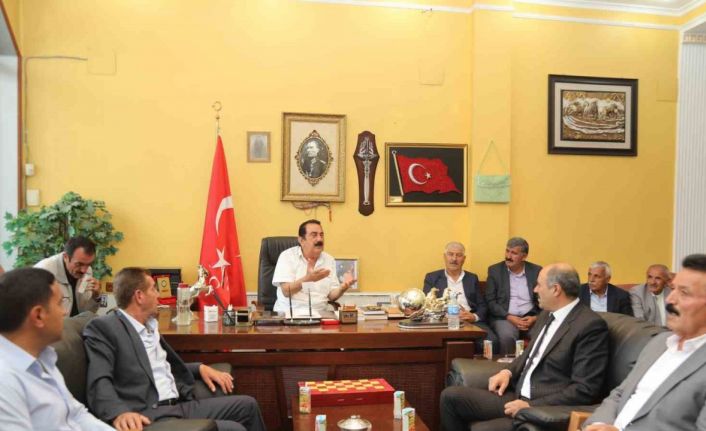 Başkale’deki aşiretler düğünlerde zarf usulüne geçerken, taziyelerin 2 gün yapılması kararı aldı