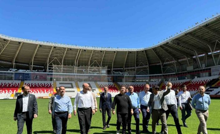Başkan Önsay ve milletvekilleri Erzincan 13 Şubat Şehir Stadını inceledi