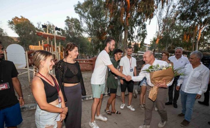 Başkan Soyer, 20. Gençlik Yaz Kampı’nı ziyaret etti