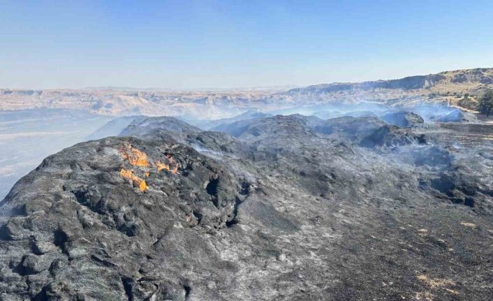 Batman’da başlayan anız yangını 10 saat sonra kontrol altına alındı