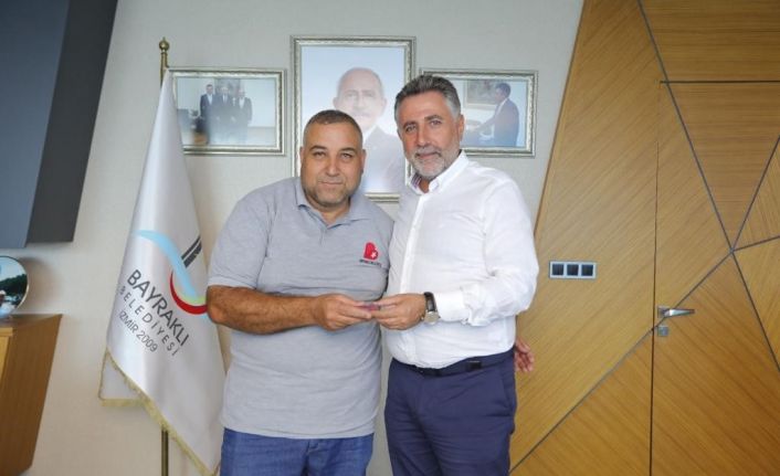 Belediye işçisi sokakta bulduğu 15 bin lirayı sahibine teslim etti