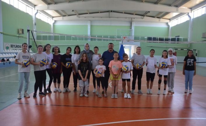 Beylikova geleceğin sultanlarını yetiştiriyor