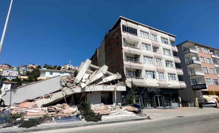 Bina yıkımında facianın eşiğinden dönüldü, valilik soruşturma başlattı