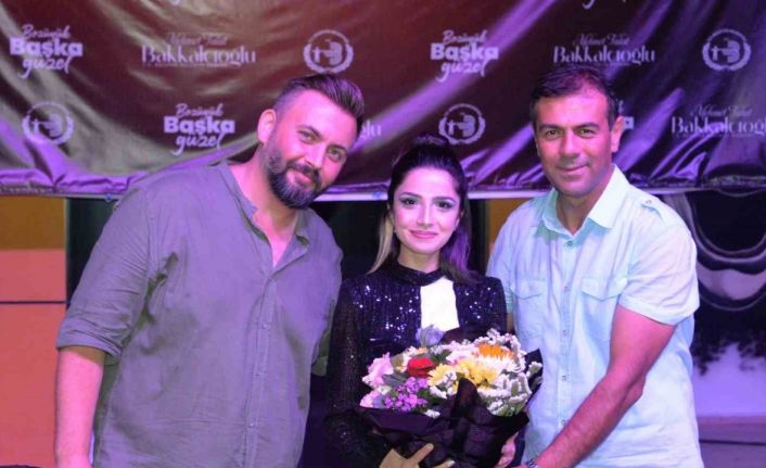 Bozüyük Belediyesinin Kurtuluş Günleri Etkinlikleri sevilen sanatçıların konserleriyle devam ediyor