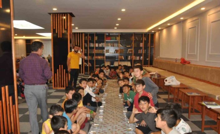 Bulanık’ta Kur’an kursu öğrencilerine aşure