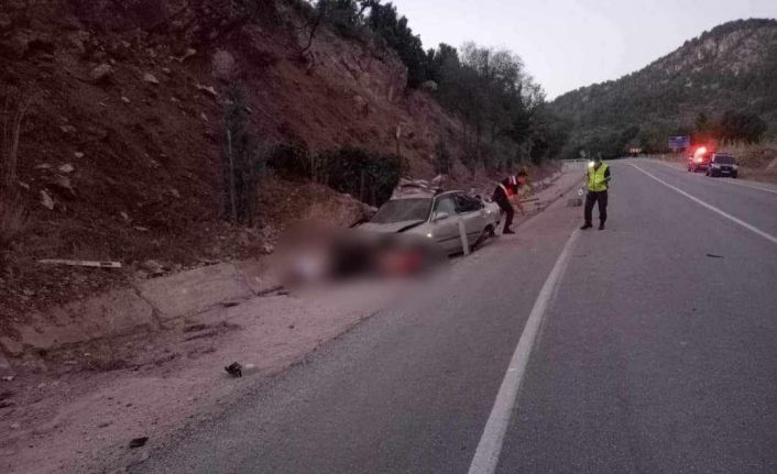 Burdur’da otomobil takla attı: 2 ölü, 3 yaralı