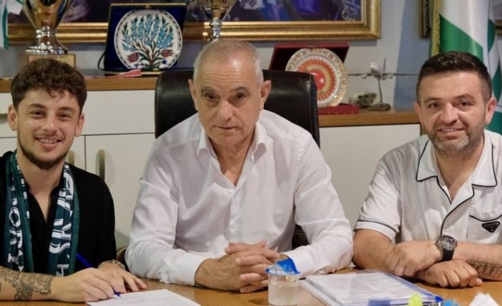 Bursaspor’da Çağatay Yılmaz’ın sözleşmesi 2026’ya kadar uzatıldı