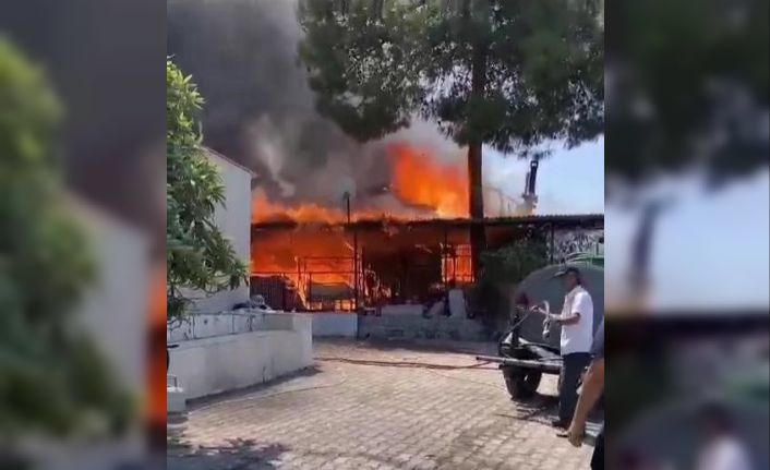 Cami lojmanında çıkan yangında imamın annesi öldü