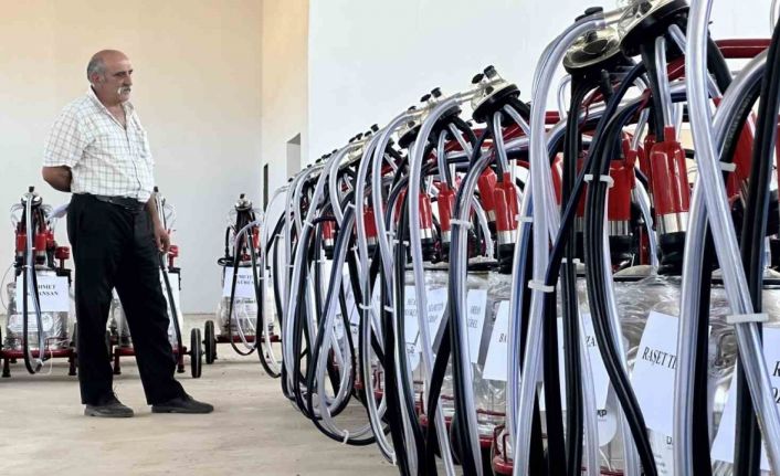 Çiftçilere yüzde 70 hibe ile 122 adet süt sağım makinesi dağıtıldı