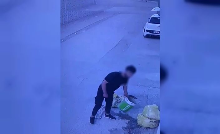 Çöp kovasını çalıp kayıplara karıştı