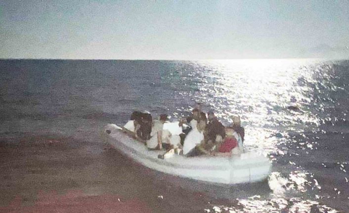 Datça’da 24 düzensiz göçmen kurtarıldı