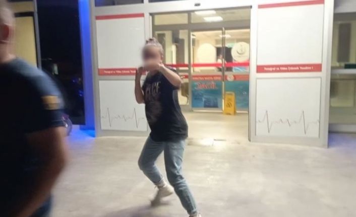 Dedesini bıçaklayan 14 yaşındaki genç kız çocuğu tutuklandı