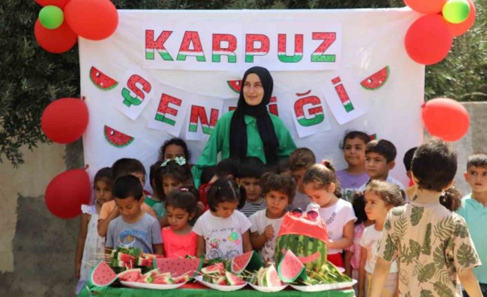 Depremzede çocuklar karpuz şenliğinde gönüllerince eğlendi