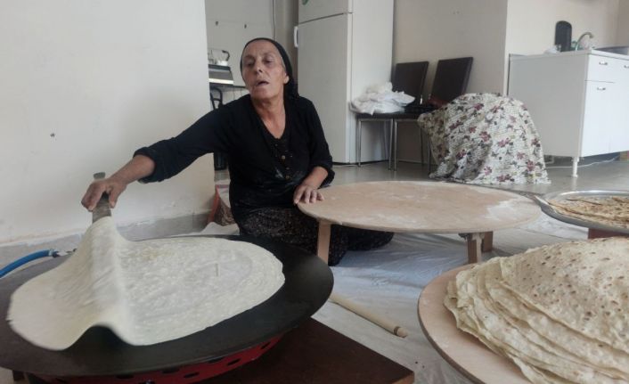 Depremzede Fadime teyze, enkazdan kurtardığı iki ineğini satarak kendi işinin patronu oldu