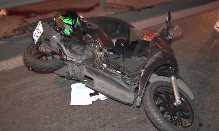 E-5’te 2 araç ve 1 motosiklet kazaya karıştı: 1 ölü