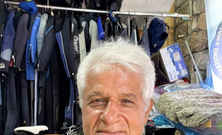 Eğitim için daldılar, su altında çöp topladılar