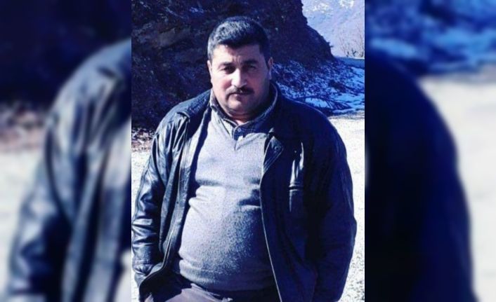 El frenini çekmeyi unuttuğu traktörün altında kalarak hayatını kaybetti