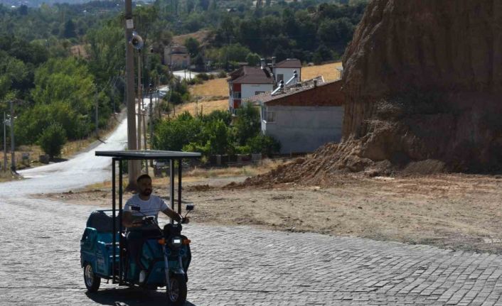 Elektrikli scooter’ı güneş enerjisi ile çalışır hale getirdi, pil ömrünü 8 yıl uzattı