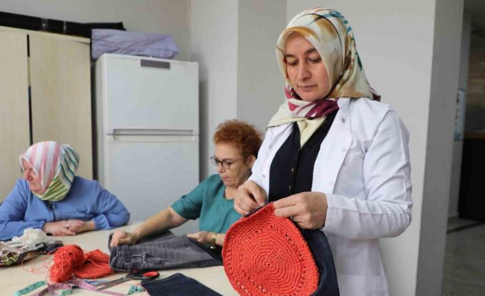 Esenlerde eski kıyafetler üretim atölyesinde dönüşüyor
