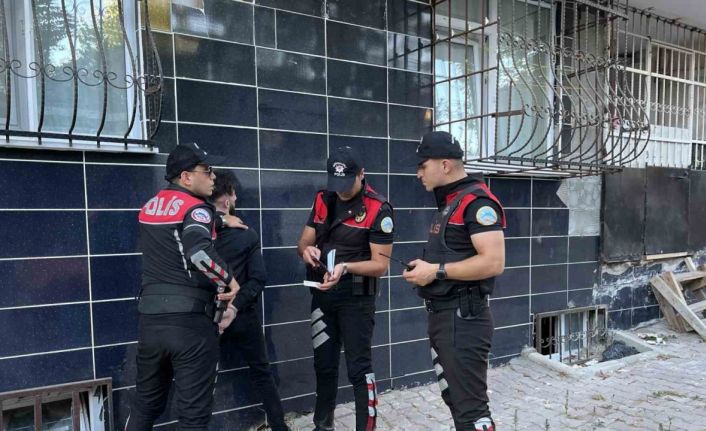 Esenyurt’taki denetimlerde 5 yabancı uyruklu şahıs gözaltına alındı