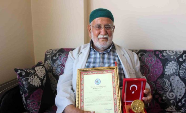 Evini Mehmetçik Vakfı’na bağışladı