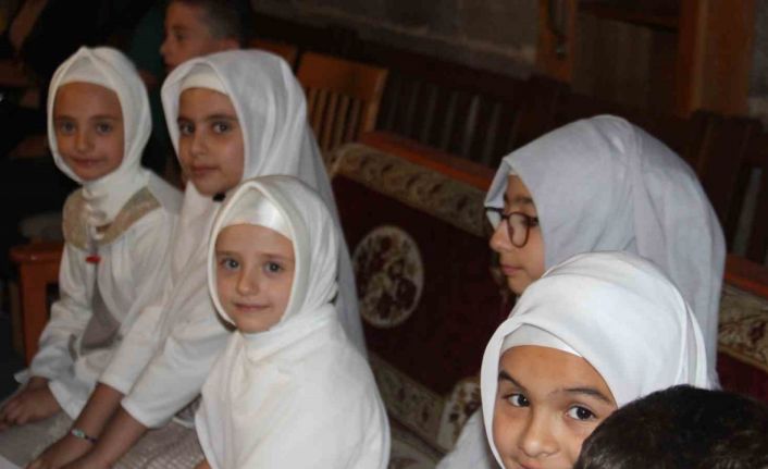 Fatih Sultan Mehmet Eğitim ve Yardımlaşma Vakfı Yaz Kursu Kapanışı Yapıldı