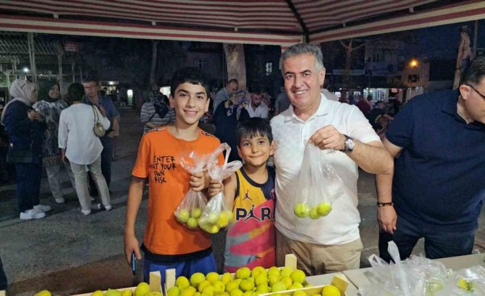 Festivalde 5 ton taze incir dağıtıldı