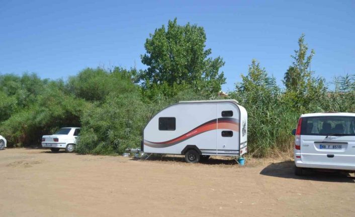 Fethiye’de park alanındaki karavanlar kaldırıldı