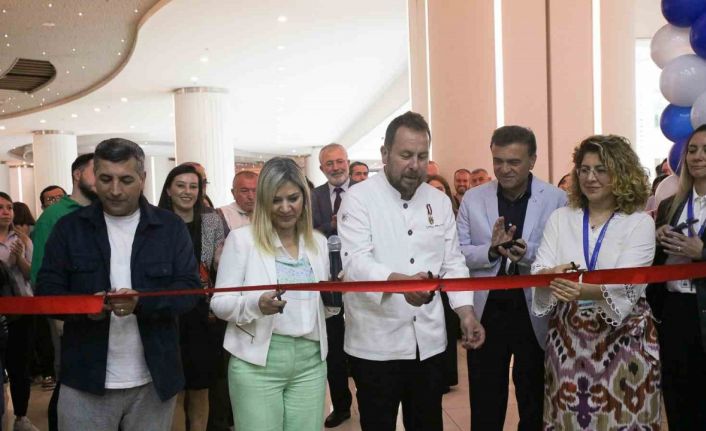 Geleceğin aşçılarını yetiştirecek olan uygulama mutfağının açılışı Yunus Emre Akkor tarafından yapıldı