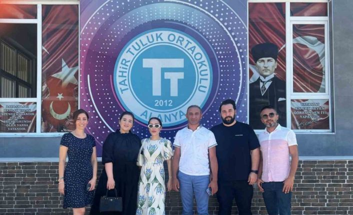 Genç kızlara girişimcilik fırsatı ortaokulda başlıyor