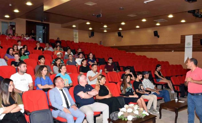 Germencik’te öğrenciler doğru tercih için uzmanlarla buluştu