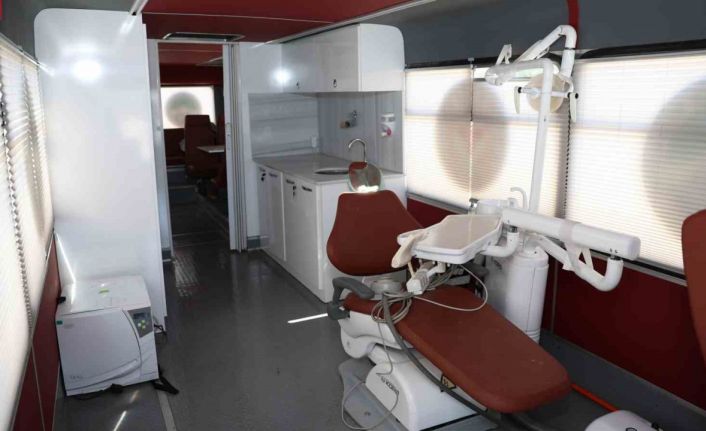 Gezici Ağız ve Diş Sağlığı Kliniği 15 bin Depremzedeye Hizmet Verdi