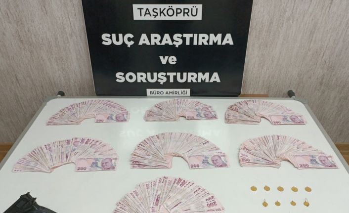 Girdiği evden çok miktarda para ve ziynet eşyası çalan şahıs yakalandı