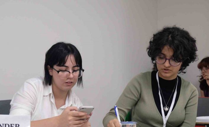 Gökkuşağı Koleji Ataşehir Şubesi öğrencilerinin SKYMUN 2023 başarısı