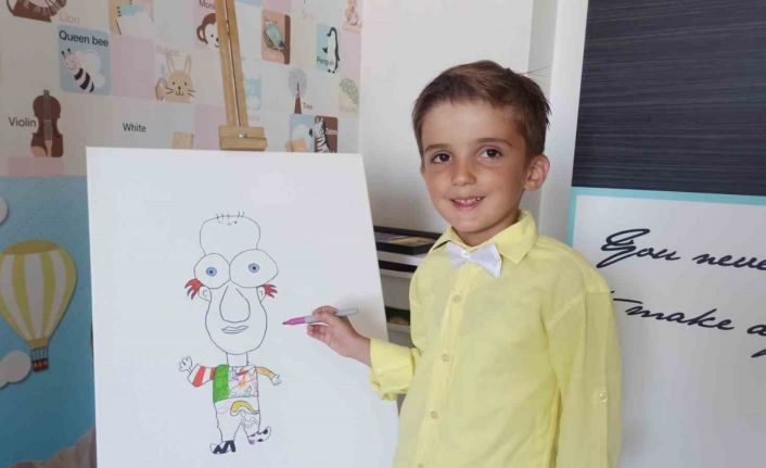 Gördüğünü resmediyor, 7 yaşında 3 yaşından bu yana karikatür çiziyor
